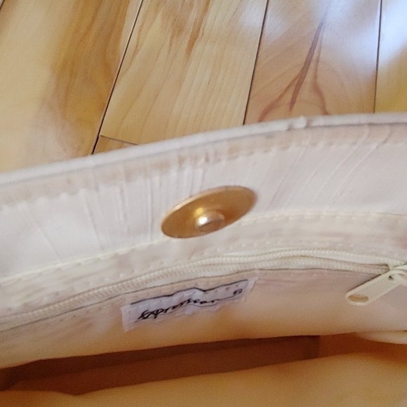 NWOT Cutest clutch ever - Picture 4 of 7